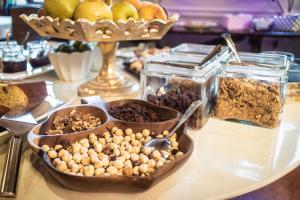 Makanan di atau berdekatan hotel