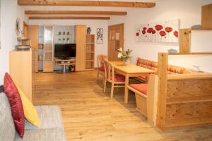Zdjęcie z galerii obiektu Ferienwohnung Kristina w mieście Bad Mitterndorf