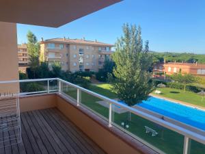 Bazén v ubytovaní Paraíso Playa de Pals - reformado primera línea de mar con parking alebo v jeho blízkosti