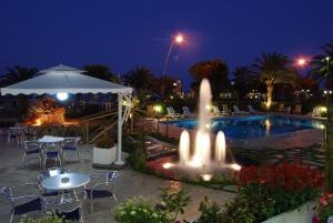 Bazén v ubytování Hotel Costa Verde nebo v jeho okolí