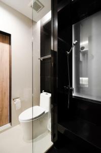 Koupelna v ubytování B48 Hotel