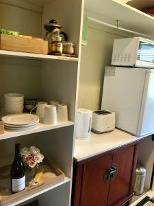 A kitchen or kitchenette at SEAeSCAPE Apollo Bay