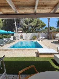 Der Swimmingpool an oder in der Nähe von Casa Verano eterno, Villa tot 16 personen