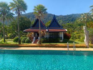 Gallery image of Gardenia Oceanfront Villa in Ko Chang
