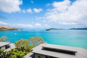 Gallery image of Shorelines 31 Renovated Upmarket Two Bedroom Apartment With Ocean Views And Buggy in Hamilton Island