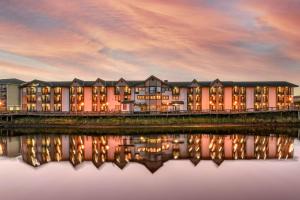 Gallery image of Kathryn Riverfront Inn, Ascend Hotel Collection in Seaside