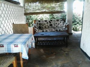 A seating area at Glory Ocean Villas - Diani