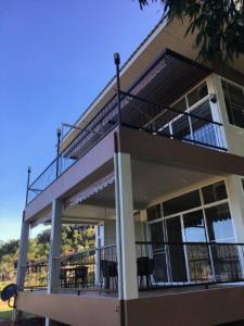The private 2 @ khao kho的阳台或露台