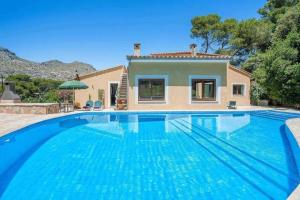Bazén v ubytovaní Villa Alexandria Cala San Vicente 300m from the beach alebo v jeho blízkosti