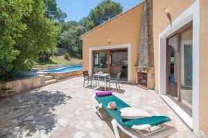 Bazén v ubytovaní Villa Alexandria Cala San Vicente 300m from the beach alebo v jeho blízkosti