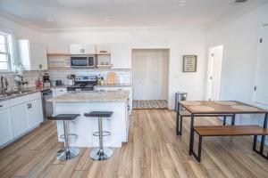 Cozy Remodeled 2br-1ba Near Downtown