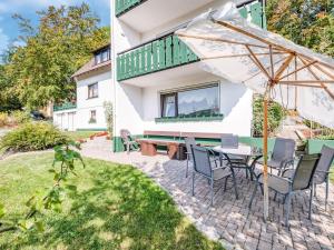 Apartment with terrace in Sauerland region 야외 정원