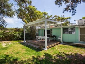 Nest I Pet Friendly I 2 Min Walk to Beach外面的花园