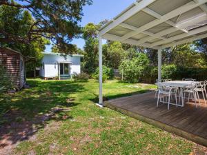 Nest I Pet Friendly I 2 Min Walk to Beach外面的花园