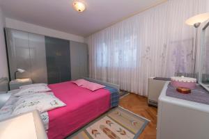 Ένα ή περισσότερα κρεβάτια σε δωμάτιο στο Aart +23 φωτογραφίες