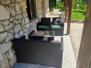 Posedenie v ubytovaní Apartments Poljanak