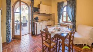 Kuchyň nebo kuchyňský kout v ubytování Colle Cavalieri - Country House