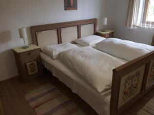 A bed or beds in a room at Haus Eiter