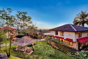 Kebun di luar The Jayakarta Cisarua