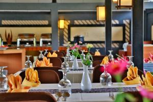 Makanan di atau di tempat lain dekat hotel