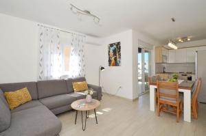 Kuchyňa alebo kuchynka v ubytovaní Apartman "Mary"
