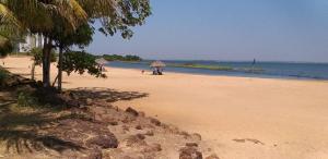 Pantai di atau di dekat apartemen