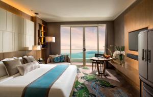 Postel nebo postele na pokoji v ubytování InterContinental Nha Trang by IHG