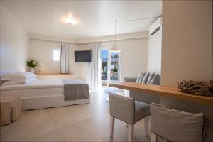 Foto da galeria de Akrogiali Beach Hotel Apartments em Malia