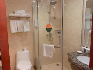 Phòng tắm tại GreenTree Inn Beijing Beiqijia Litang Road Express Hotel