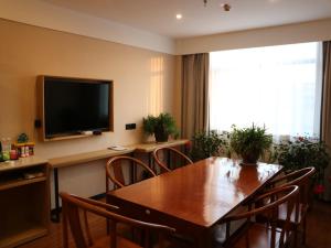 Μια τηλεόραση ή/και κέντρο ψυχαγωγίας στο GreenTree Inn Hengshui Jingtai Avenue