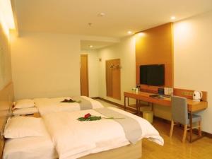 TV a/nebo společenská místnost v ubytování GreenTree Inn Beijing Fangshan District Jingzhou Road Magezhuang Subway Station Express Hotel