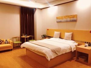 Galeriebild der Unterkunft GreenTree Inn Qinhuangdao Lulong County North Gate Road Express Hotel in Qinhuangdao