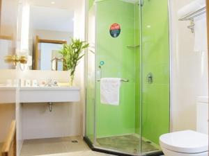 Ένα μπάνιο στο GreenTree Inn Jiangsu Yancheng Dongtai shiyan town Express Hotel