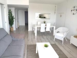 Posedenie v ubytovaní Atico Condal