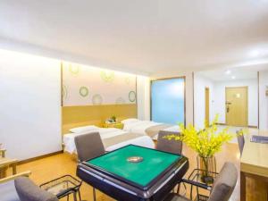 Gallery image of GreenTree Inn Xingxincheng Town Jiayuan Central Plaza Business Hotel in Jiaxing