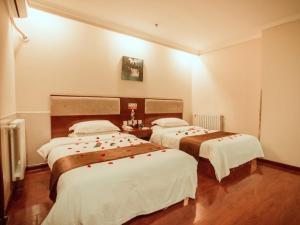 Imagen de la galería de GreenTree Inn HeBei ZhangJiaKou ZhangBei Caoyuantian Rd ZhangKu Avenue Express Hotel, en Zhangbei