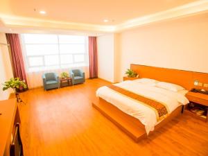 Gallery image of GreenTree Alliance Texas Plain County Ping An East Avenue Hotel in Dezhou