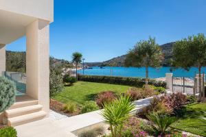 a view of the water from a house at Villa VinSun in Vinišće