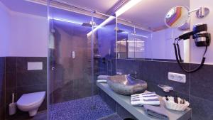 Łazienka w obiekcie Hotel Tanzer
