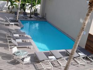 Bazén v ubytování Zenza Boutique Hotel nebo v jeho okolí