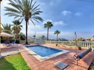 Bazén v ubytovaní Villa in Mijas Costa with Private Pool alebo v jeho blízkosti