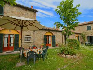 コルトーナにあるQuaint Farmhouse in Cortona with Swimming Poolのギャラリーの写真