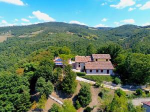 an aerial view of a house on a mountain at Belvilla by OYO Il Girasole in Apecchio