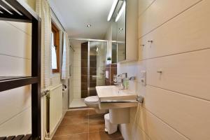 Koupelna v ubytování Waldsee-Ferienhaus-mit-Kamin-W-Lan