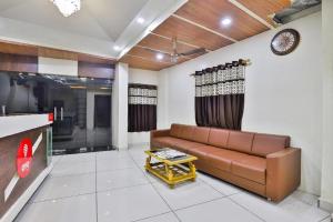 Hotel Bansidhar-Somnath的休息区