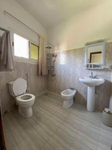 
A bathroom at Oasis Guest House
