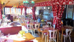 Restaurace v ubytování Auberge De Liezey