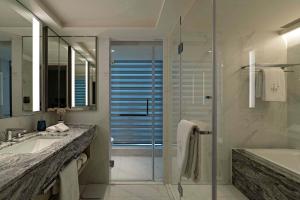 Bagno di Hanns House