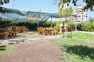 A garden outside Apartamento El Tridente
