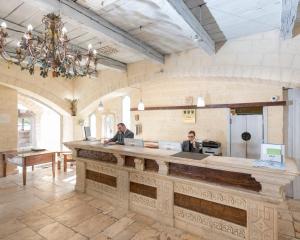 Vstupní hala nebo recepce v ubytování UNA HOTELS Regina Bari + 26 fotografií